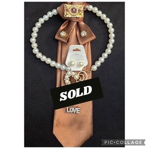 Elegant Pearl Necktie Necklace with Heart Pendant